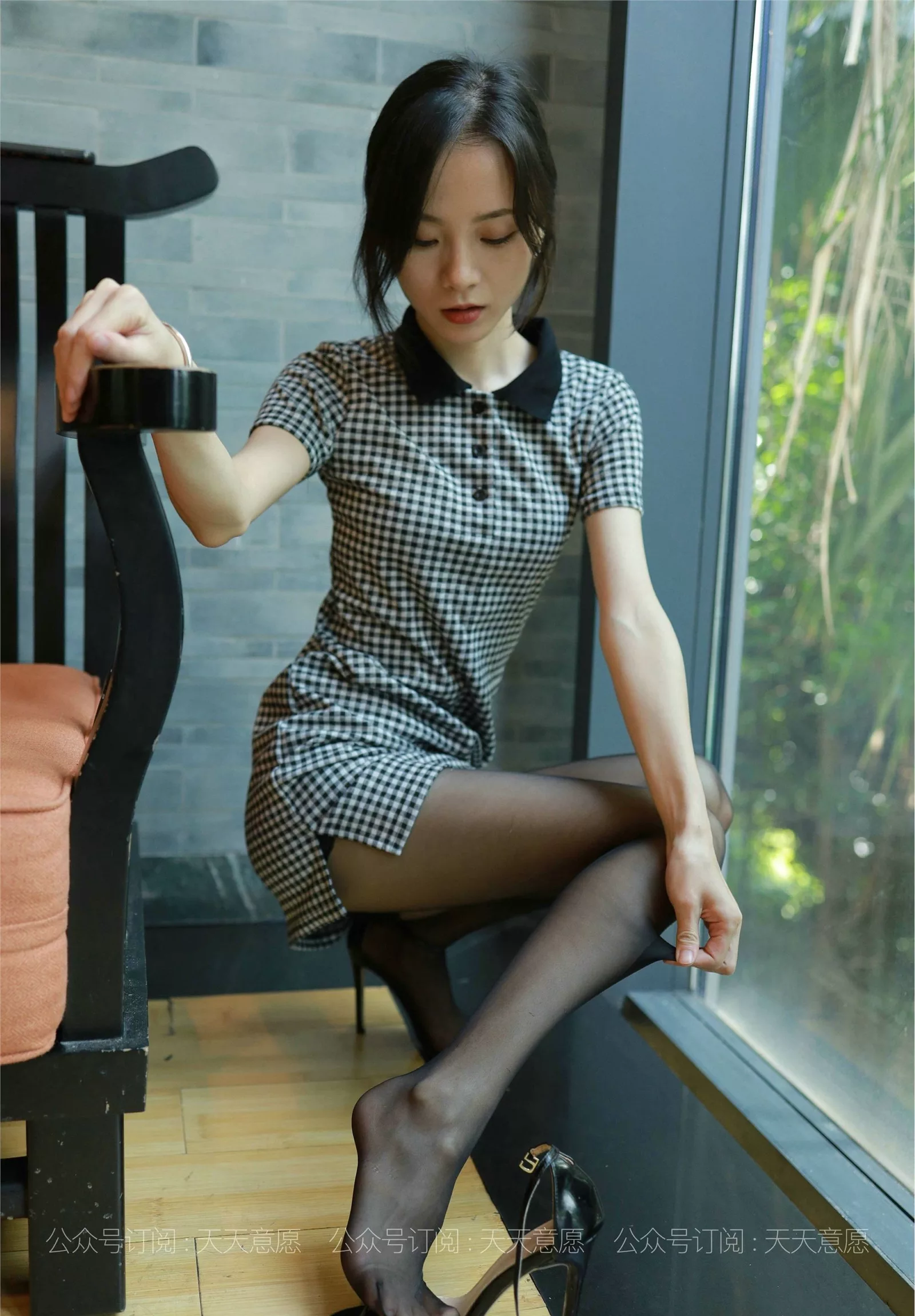 【异思趣向IESS】 丝享家882：小六《下午茶的格子短裙》【86P】 2021.08.07