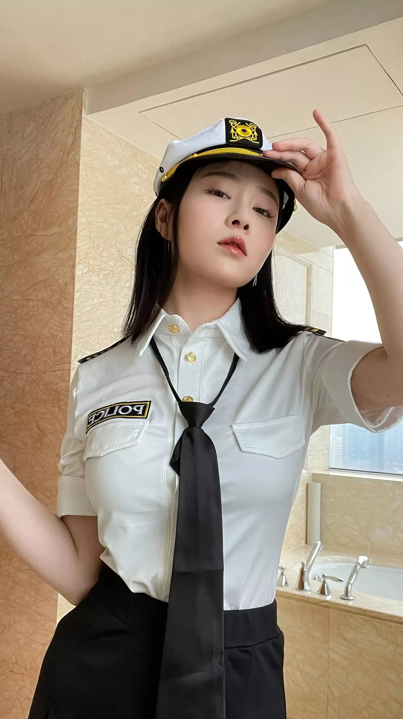 涩女警 》 【网路收集组列】福利姬 大尺码 高端福利帖【83P】 年年《