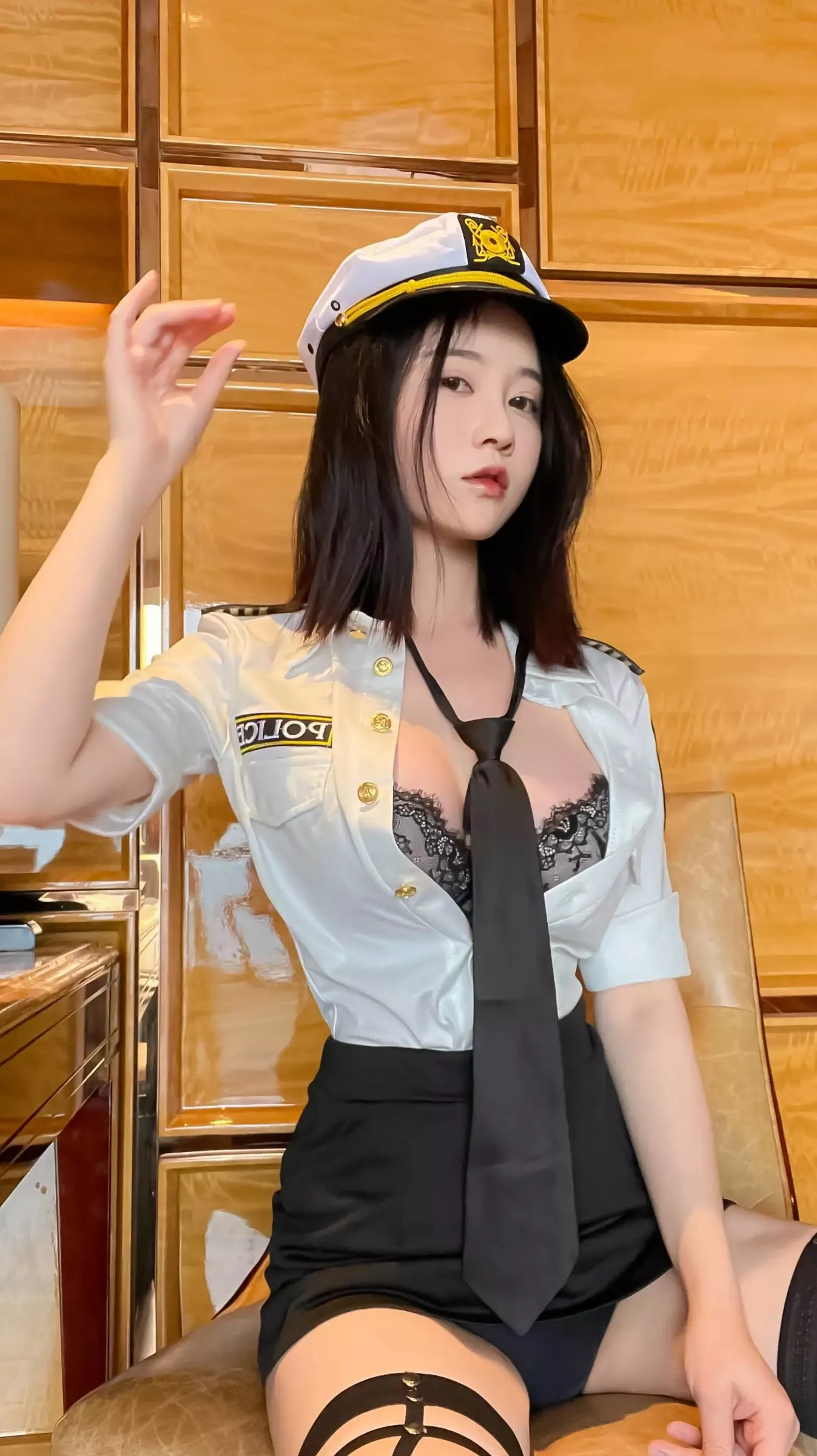 涩女警 》 【网路收集组列】福利姬 大尺码 高端福利帖【83P】 年年《