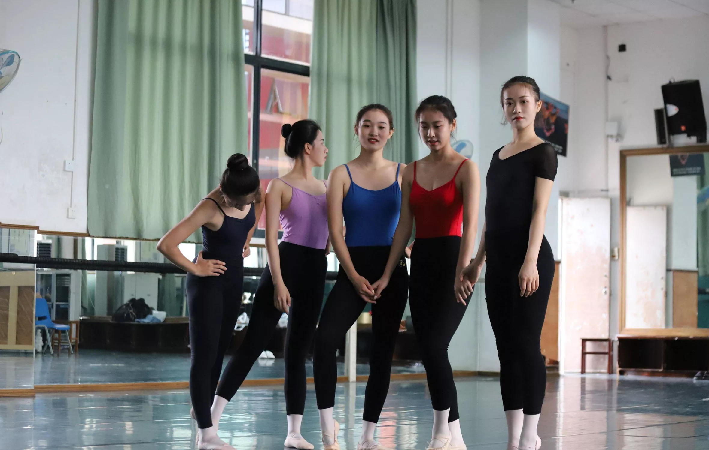 【大西瓜组图】 多色舞蹈服1【129P】 W004