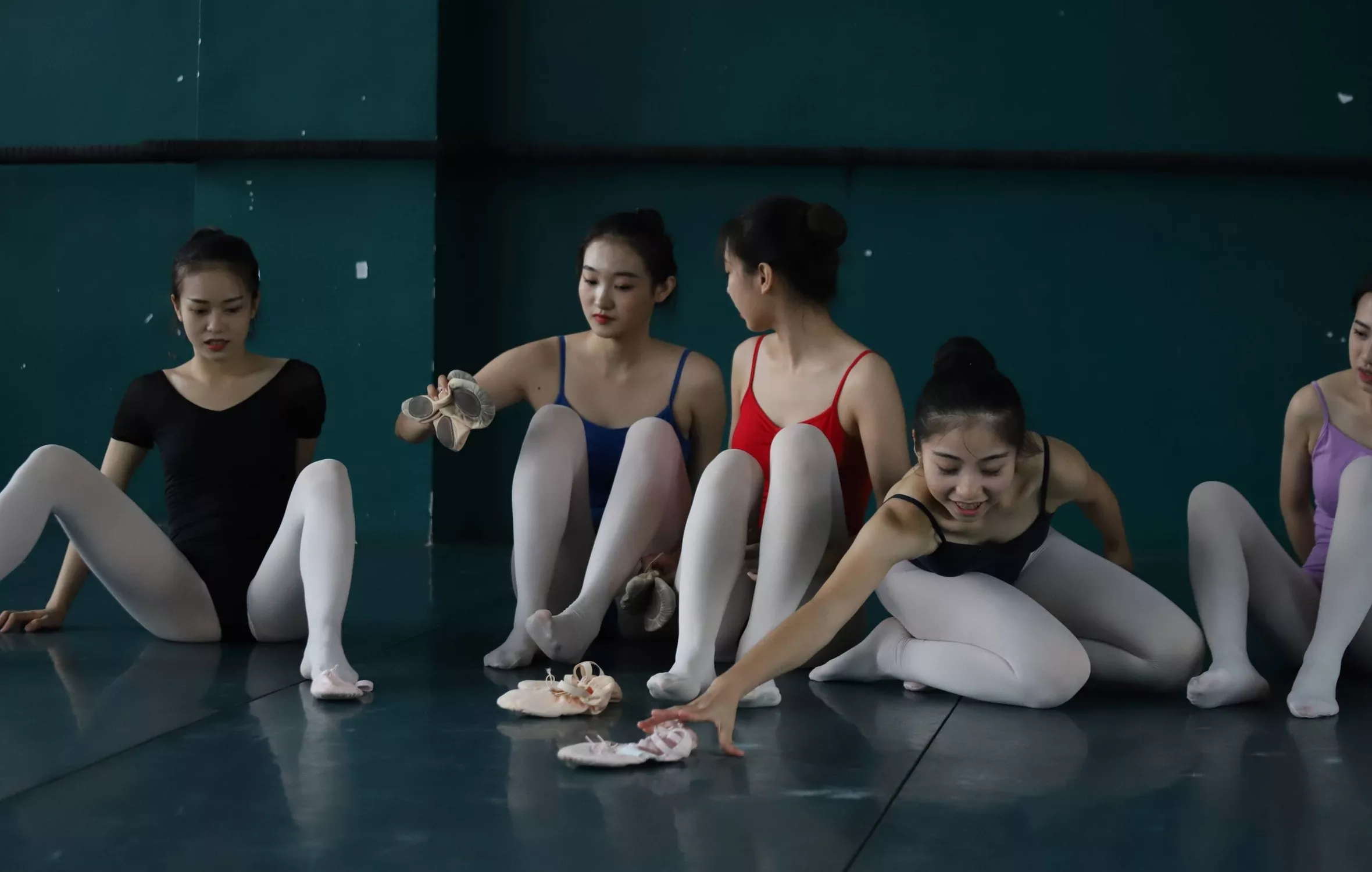 【大西瓜组图】 多色舞蹈服1【129P】 W004