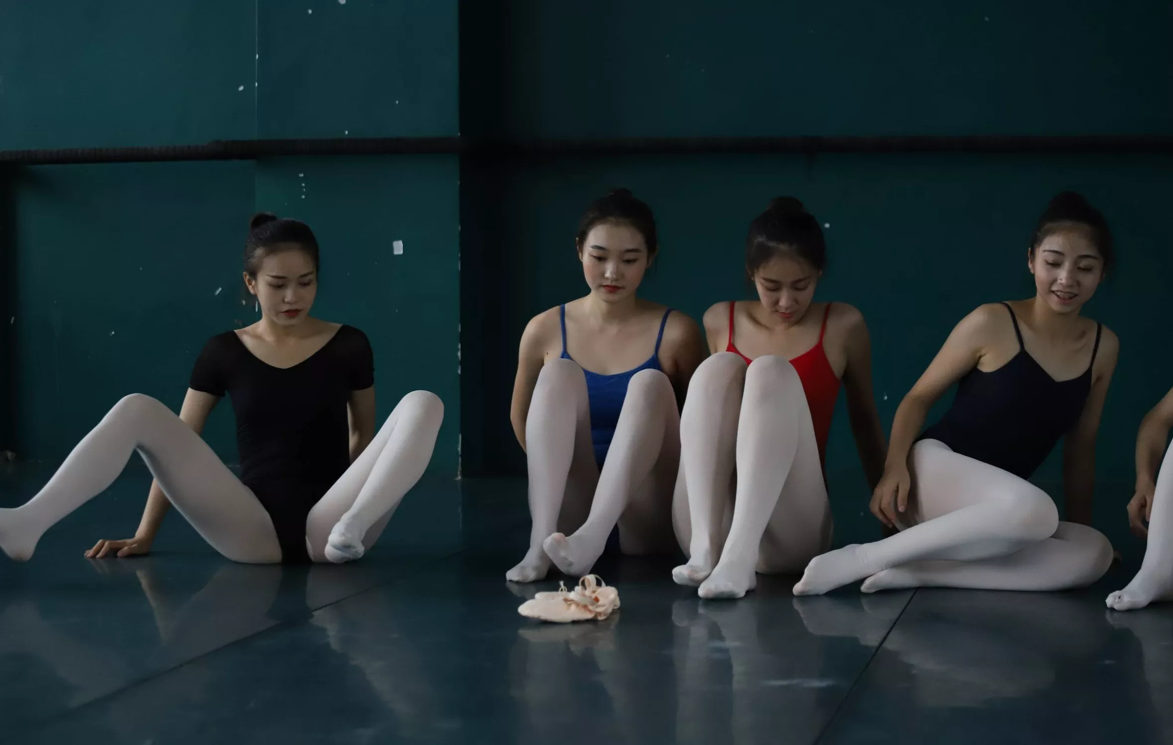 【大西瓜组图】 多色舞蹈服1【129P】 W004