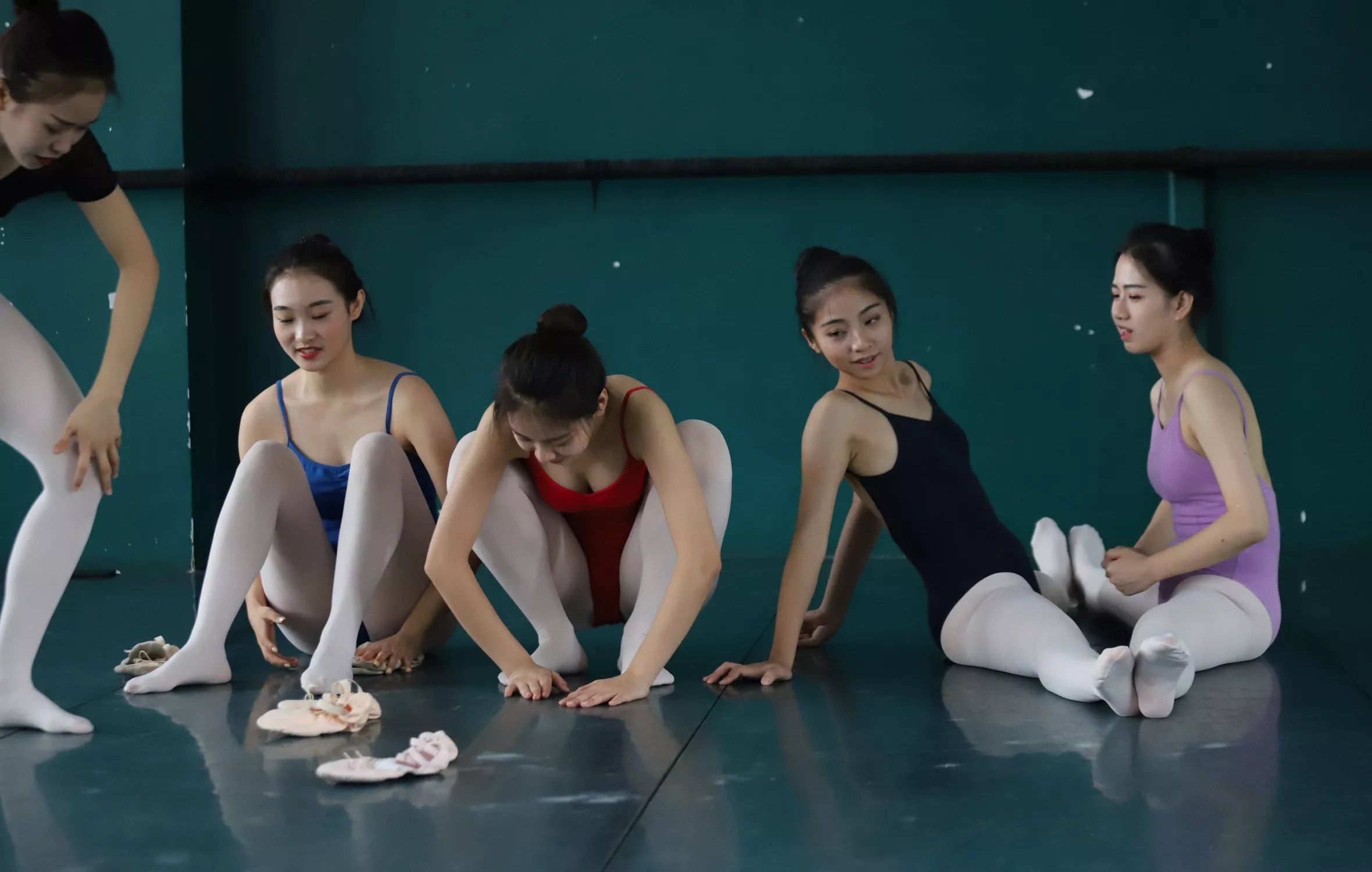 【大西瓜组图】 多色舞蹈服1【129P】 W004