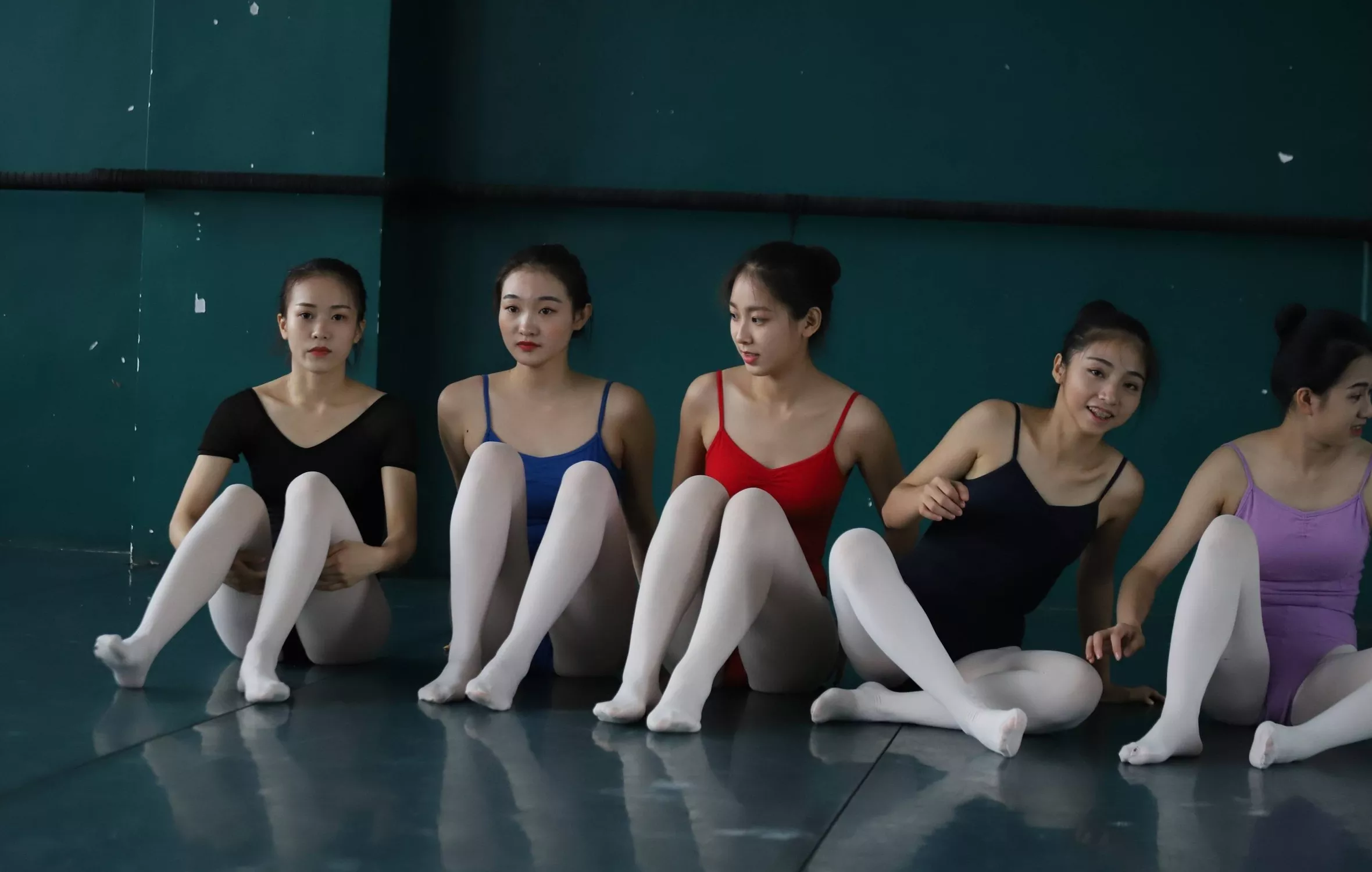 【大西瓜组图】 多色舞蹈服1【129P】 W004