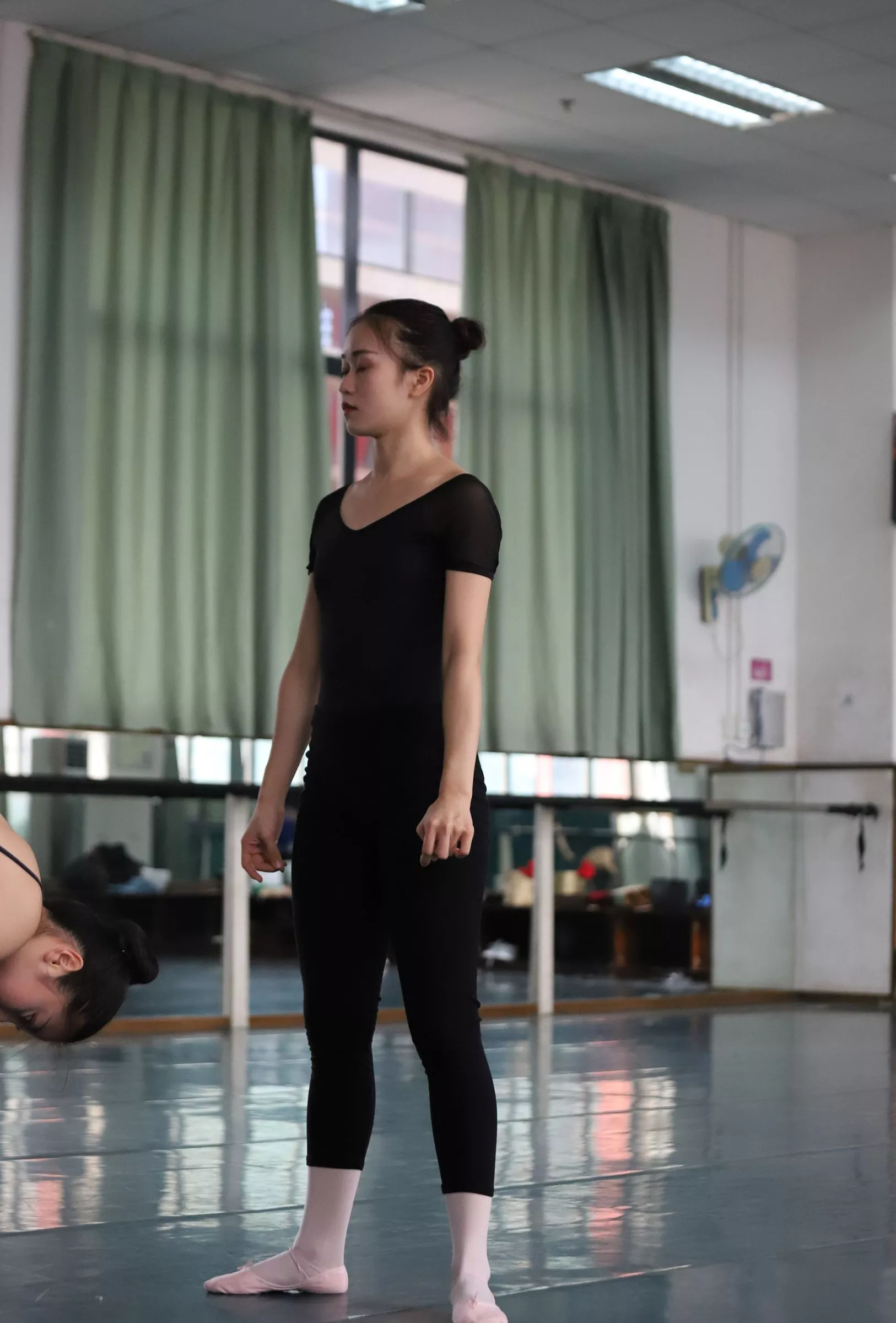 【大西瓜组图】 多色舞蹈服1【129P】 W004