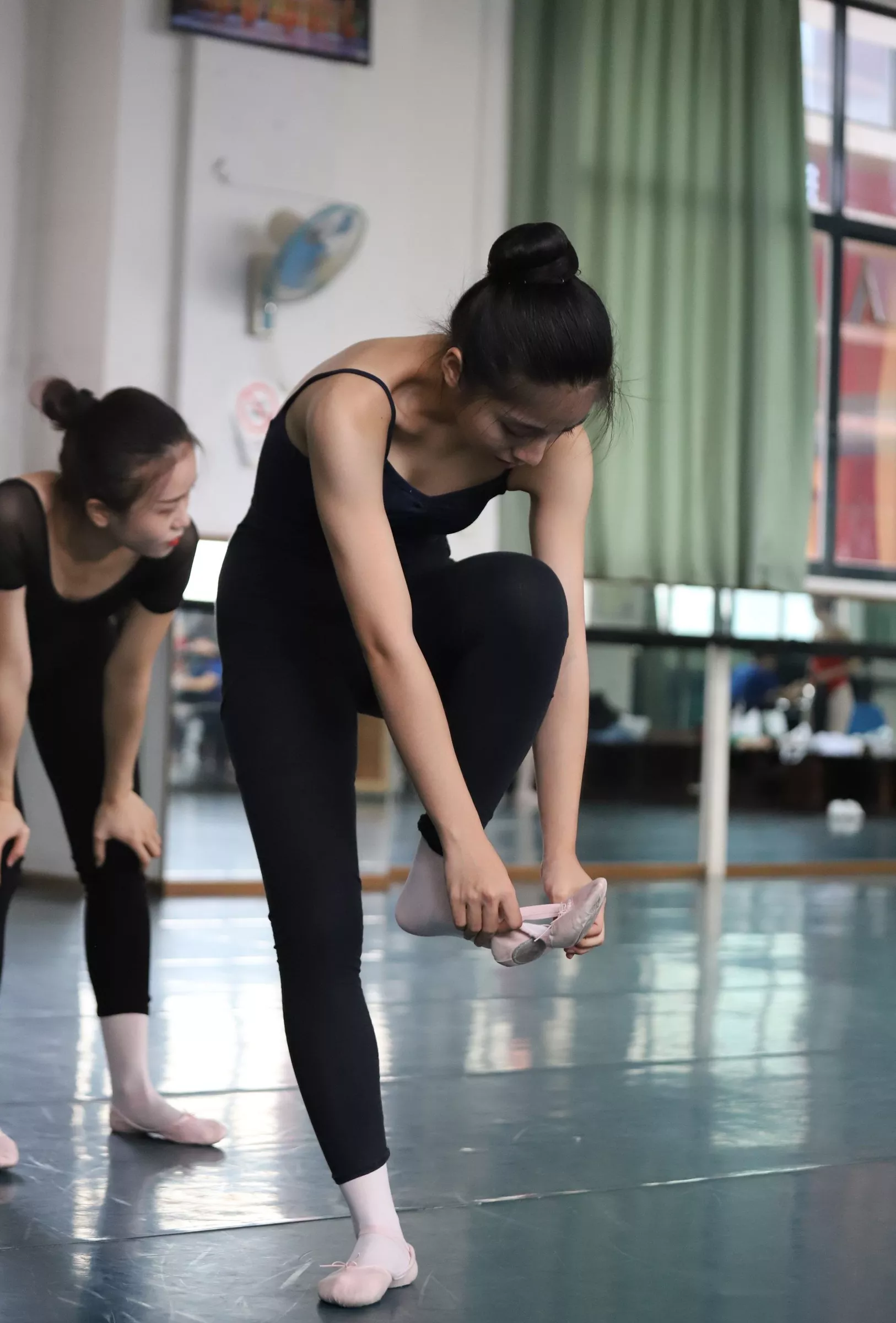 【大西瓜组图】 多色舞蹈服1【129P】 W004