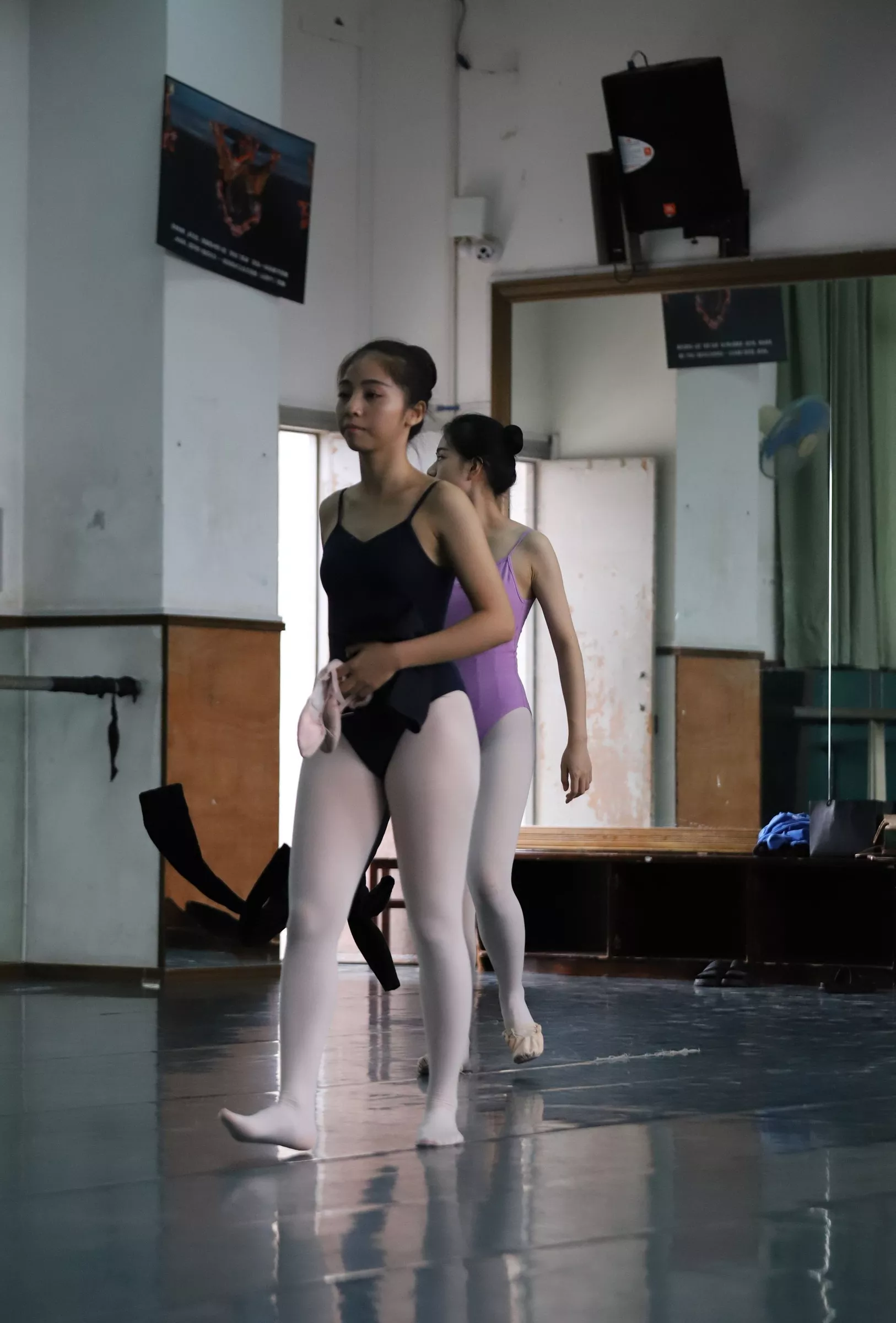 【大西瓜组图】 多色舞蹈服1【129P】 W004