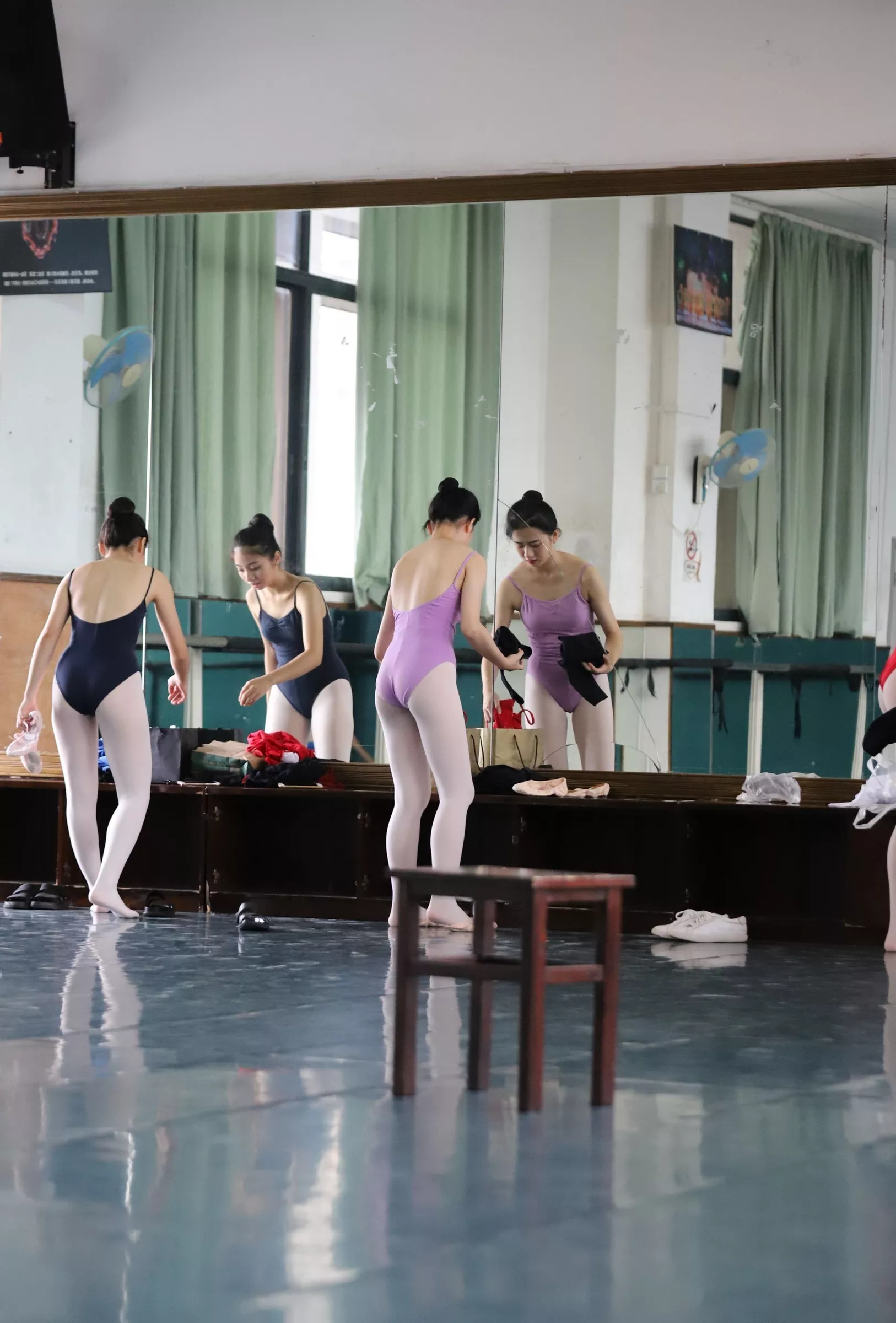 【大西瓜组图】 多色舞蹈服1【129P】 W004