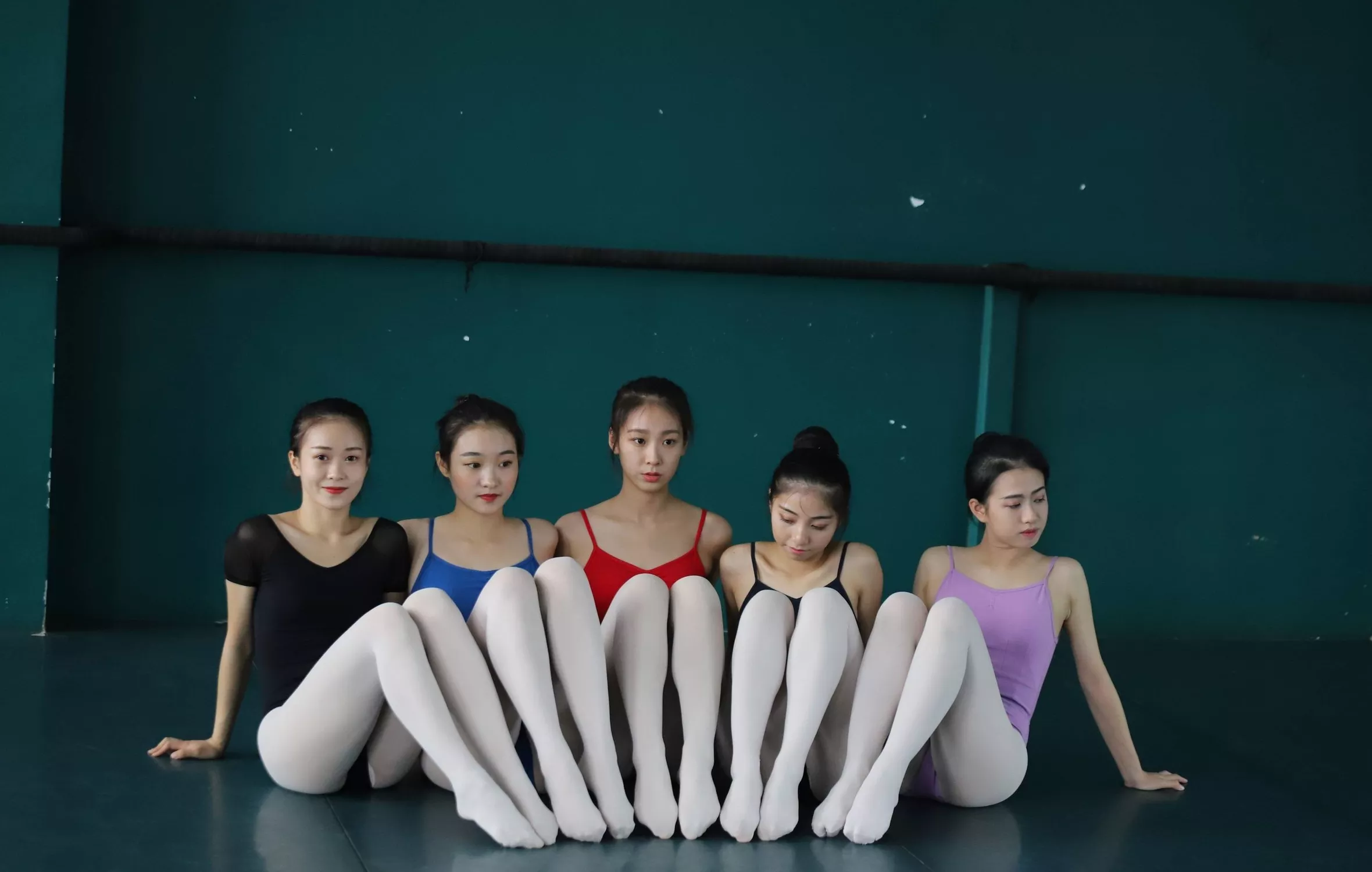 【大西瓜组图】 多色舞蹈服1【129P】 W004