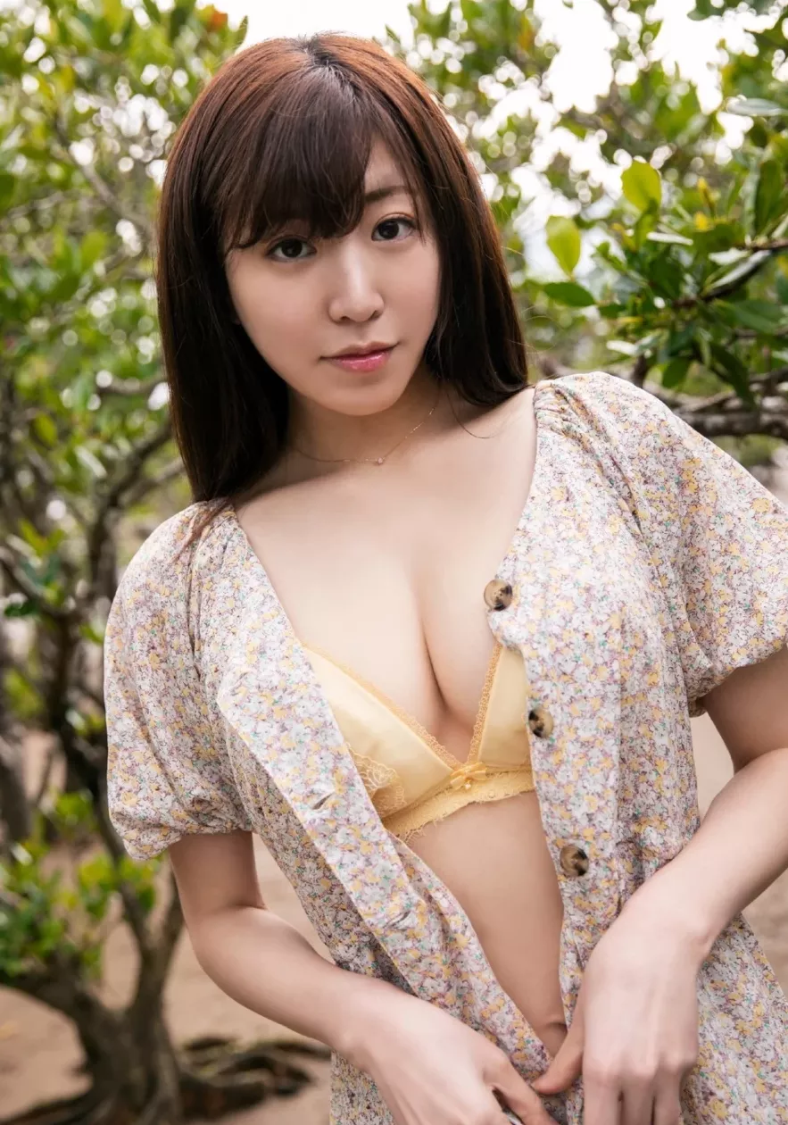 Shot》 写真集 (88P) 宫园琴音第一 《First