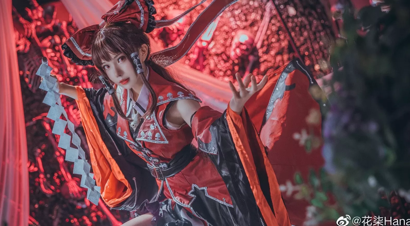 花柒Hana 博丽灵梦红魔城�凰� 东方project (9P) 美人cosplay