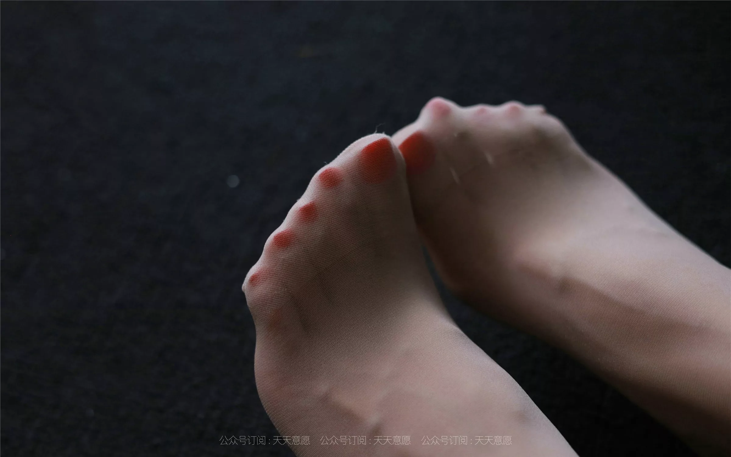 【异思趣向iess】 丝享家879：美子《美背库里丝》【97P】 2021.08.04