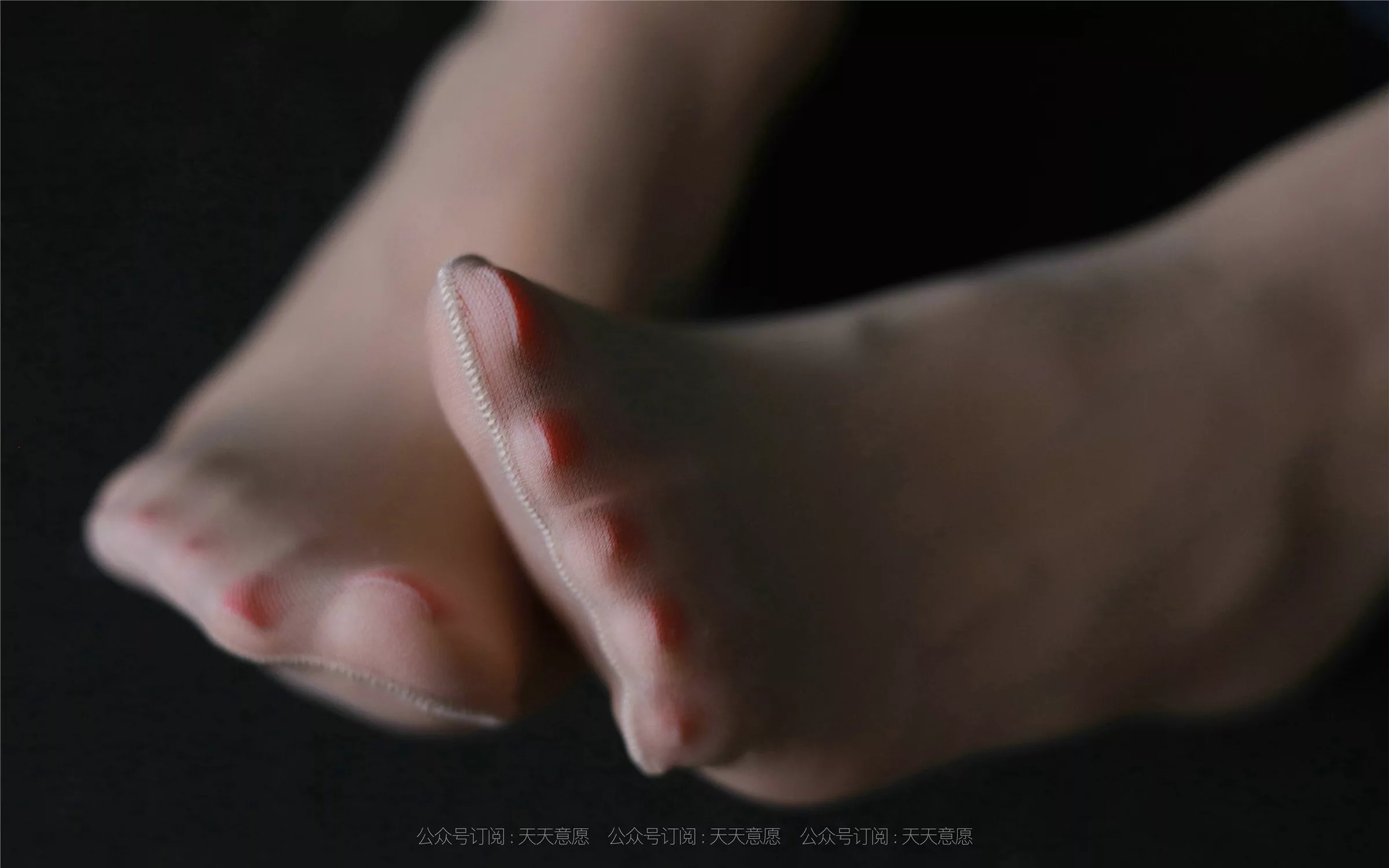 【异思趣向iess】 丝享家879：美子《美背库里丝》【97P】 2021.08.04