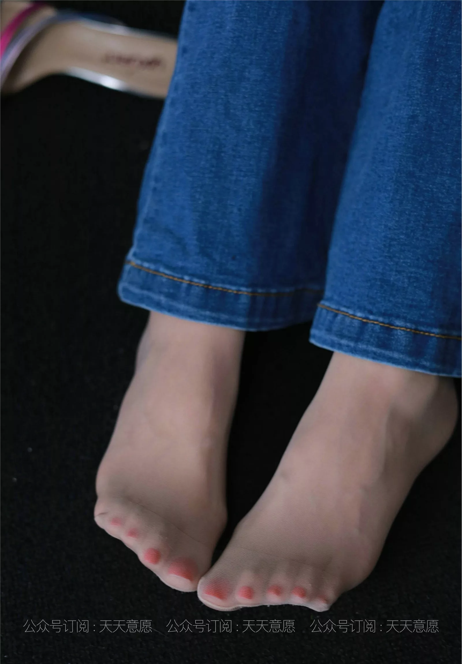 【异思趣向iess】 丝享家879：美子《美背库里丝》【97P】 2021.08.04