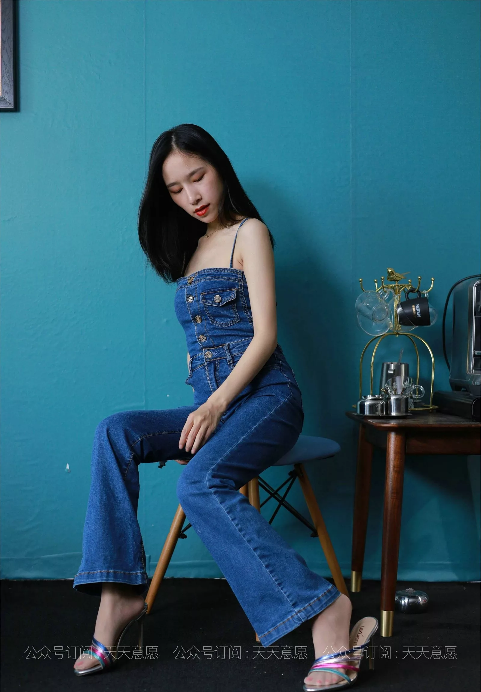 【异思趣向iess】 丝享家879：美子《美背库里丝》【97P】 2021.08.04