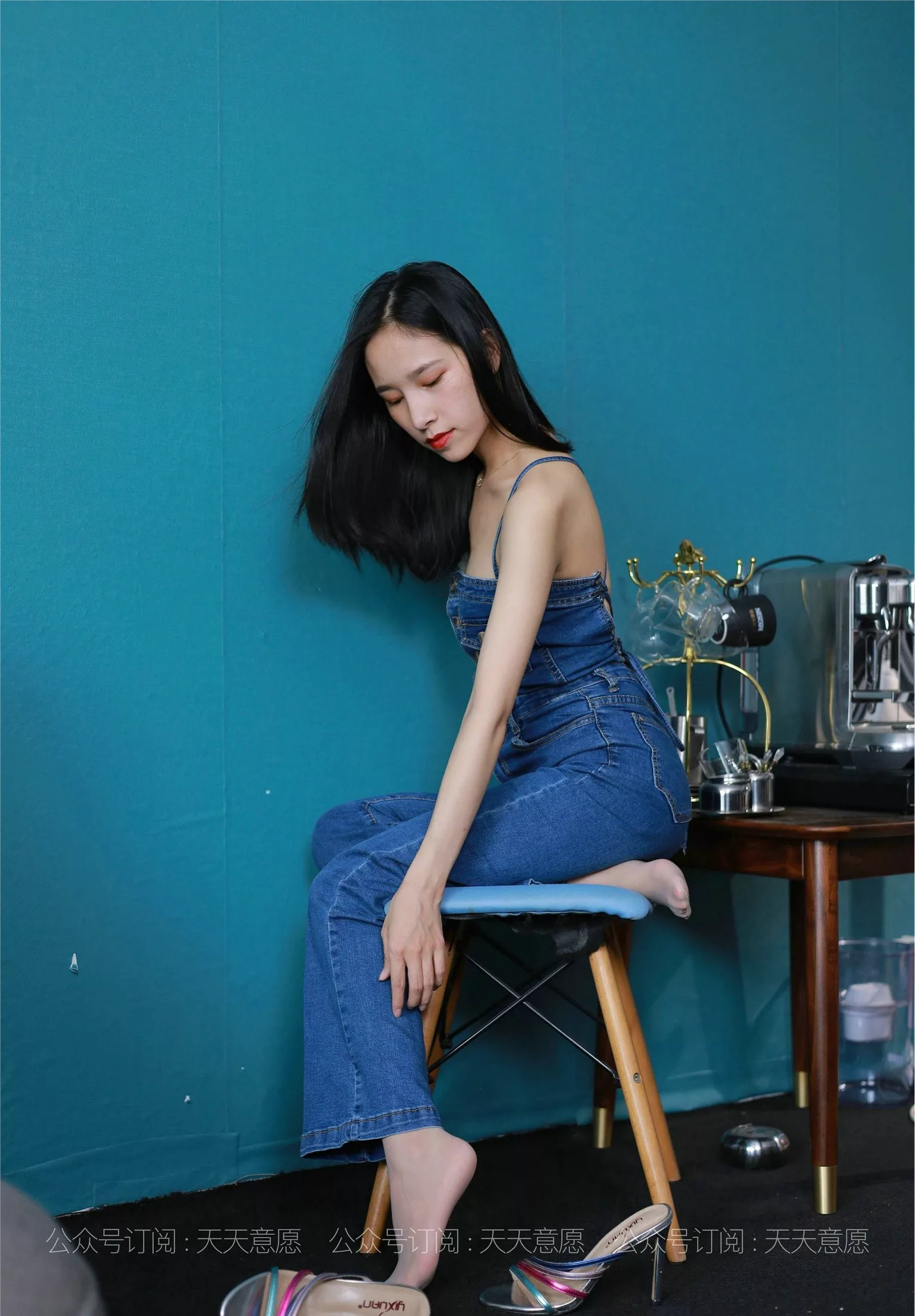 【异思趣向iess】 丝享家879：美子《美背库里丝》【97P】 2021.08.04