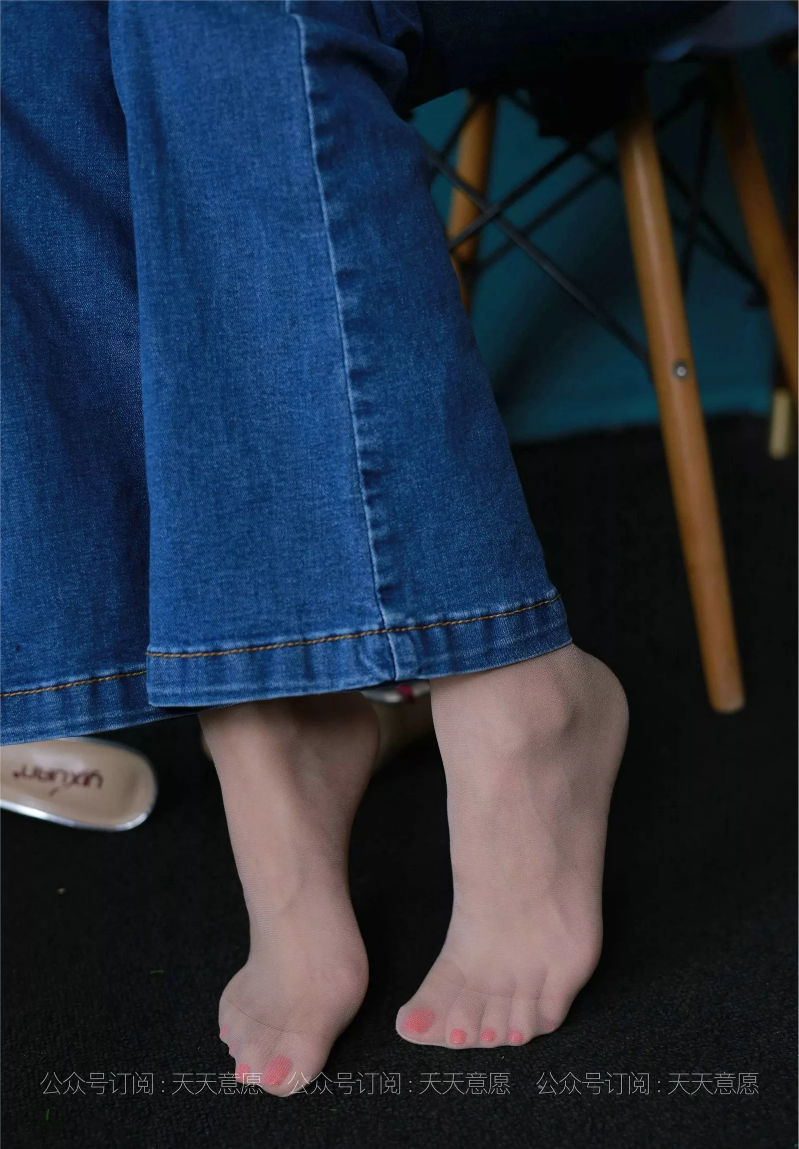 【异思趣向iess】 丝享家879：美子《美背库里丝》【97P】 2021.08.04