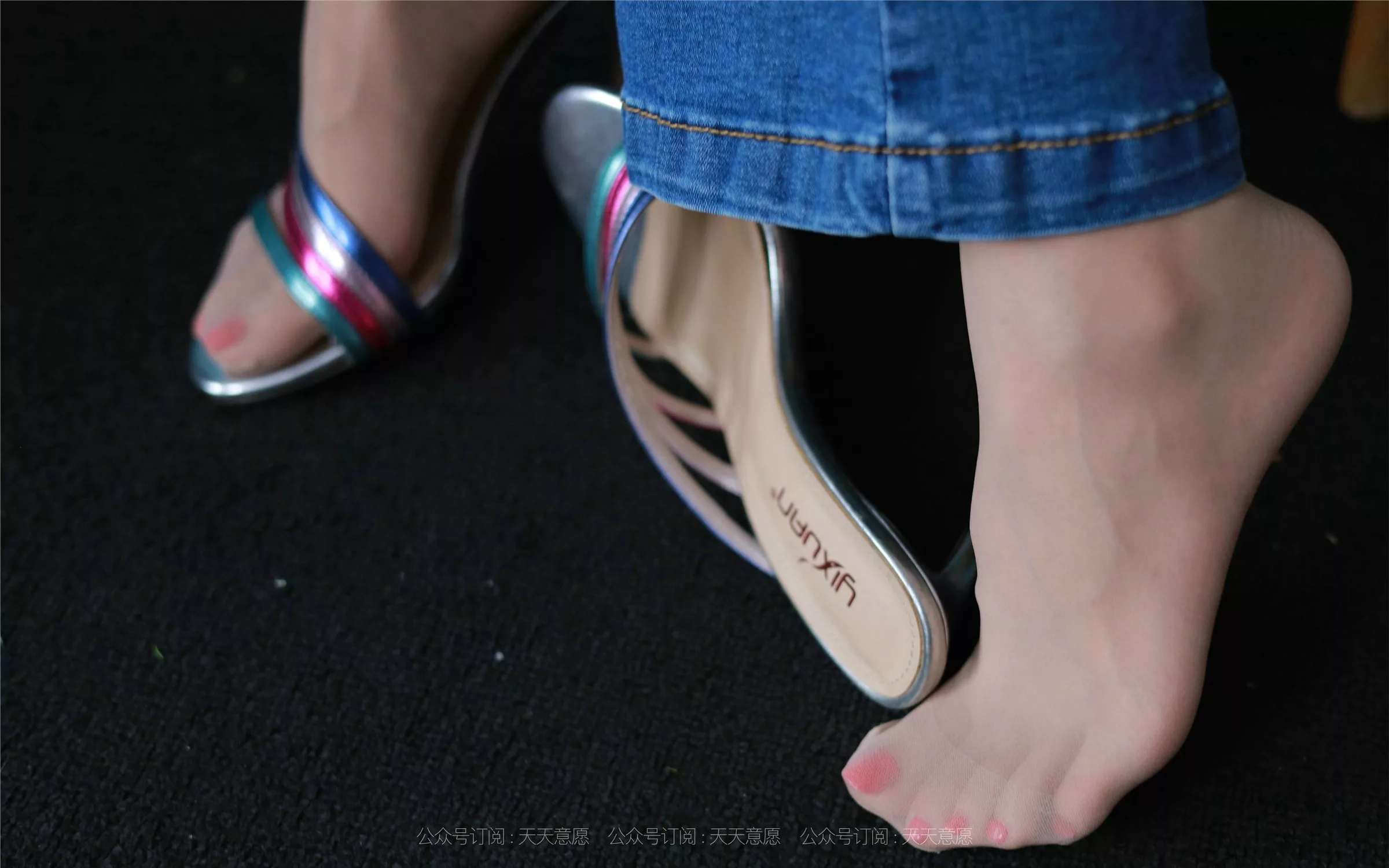 【异思趣向iess】 丝享家879：美子《美背库里丝》【97P】 2021.08.04