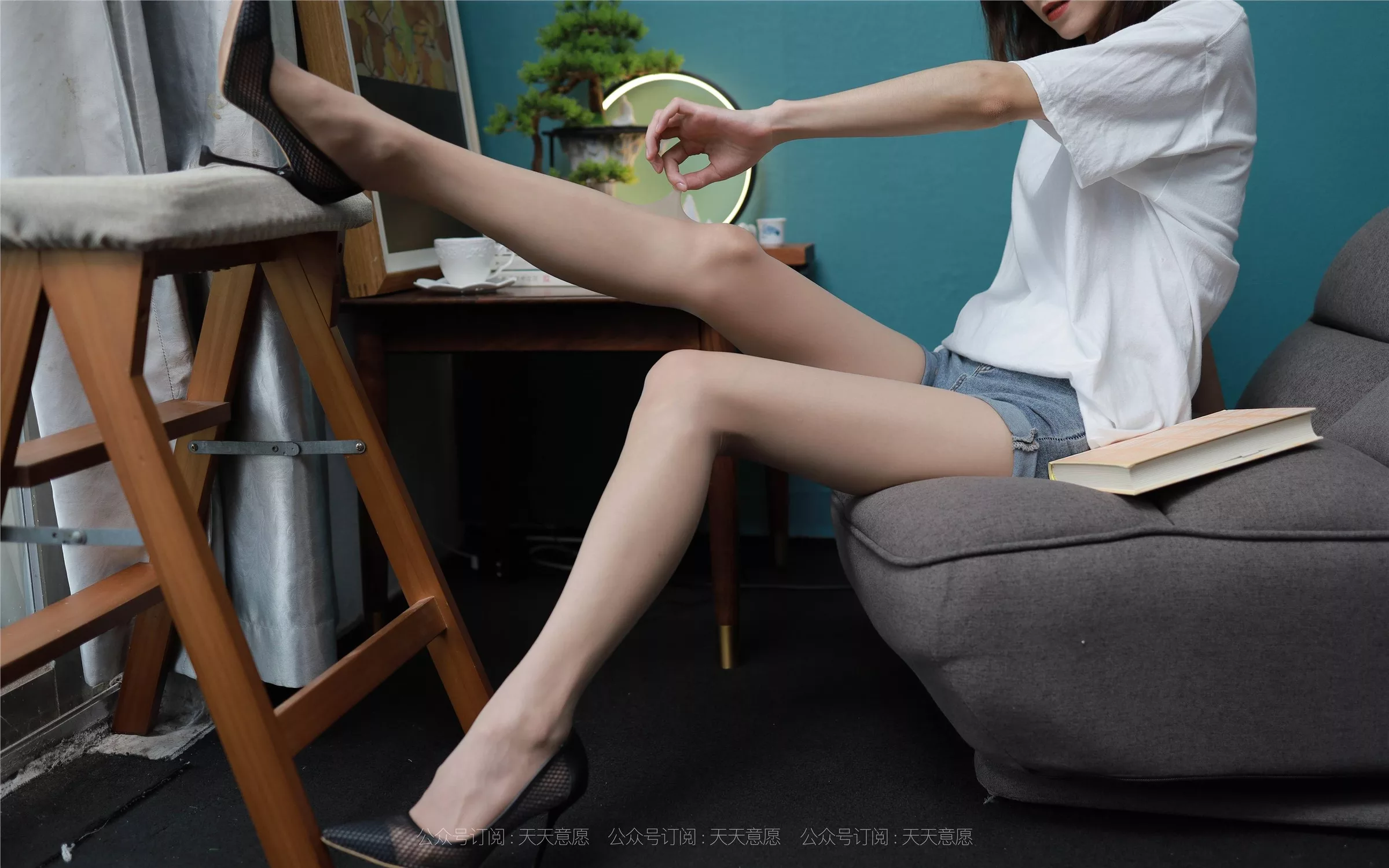 【异思趣向IESS】 2021.08.03 丝享家878：小六《邻家少女爱看书》【100P】