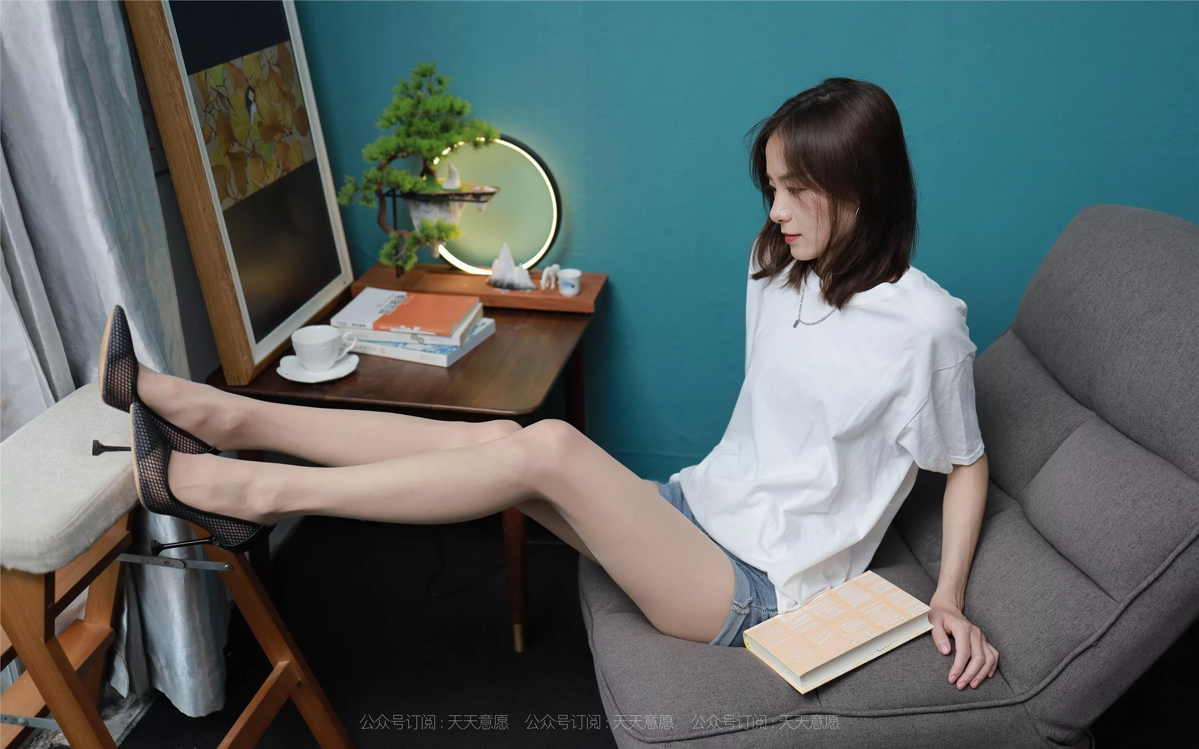 【异思趣向IESS】 2021.08.03 丝享家878：小六《邻家少女爱看书》【100P】