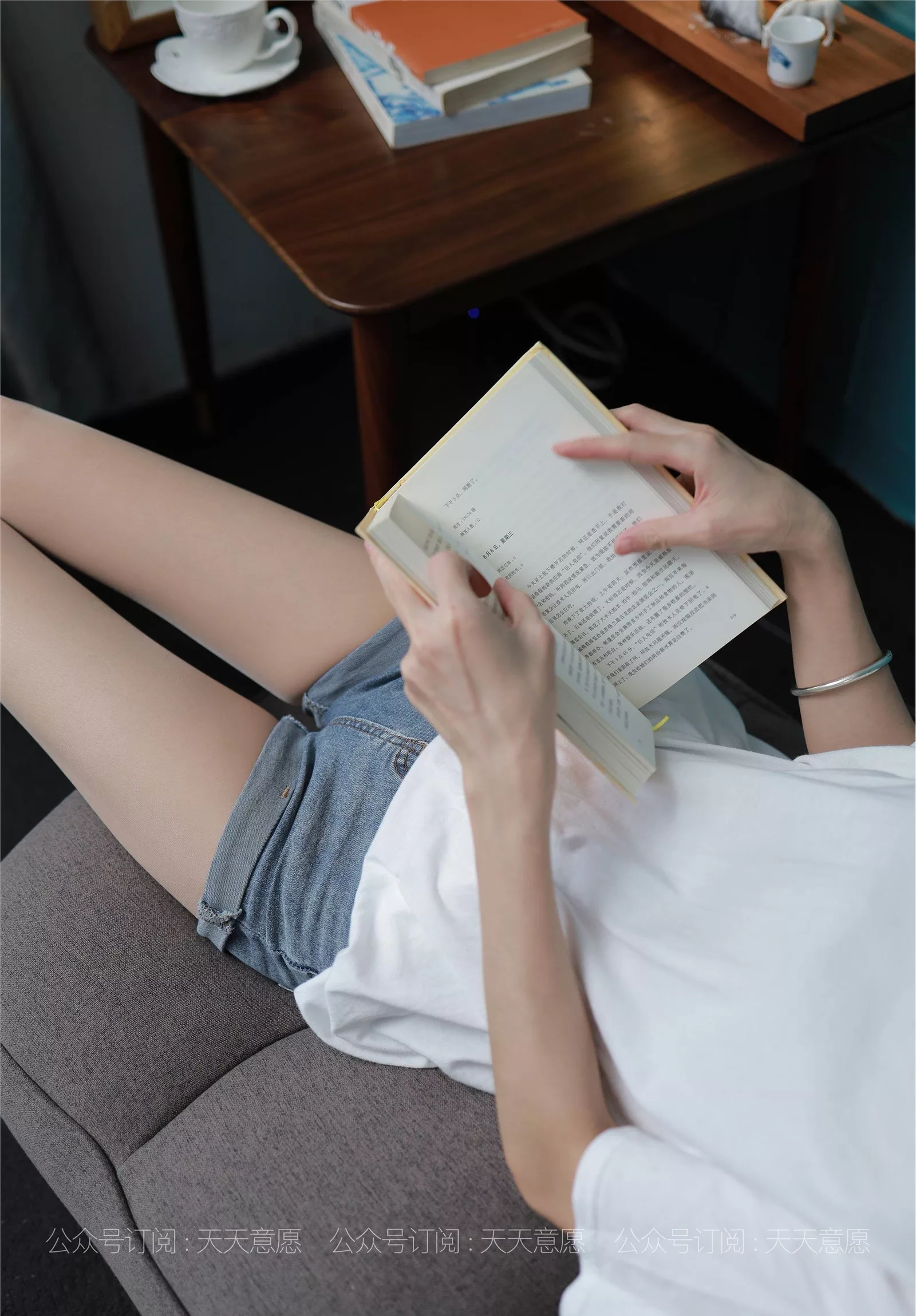 【异思趣向IESS】 2021.08.03 丝享家878：小六《邻家少女爱看书》【100P】