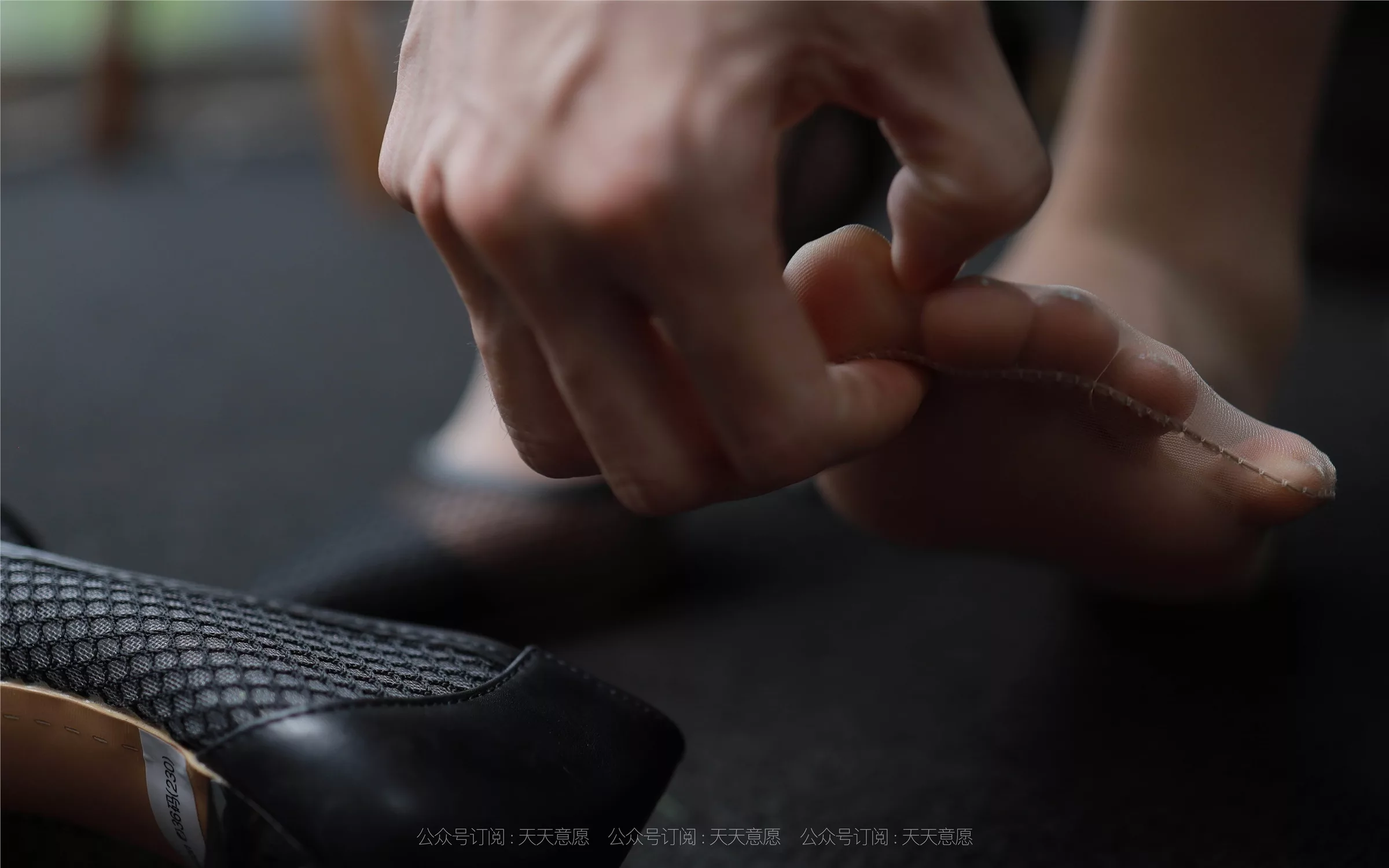 【异思趣向IESS】 2021.08.03 丝享家878：小六《邻家少女爱看书》【100P】