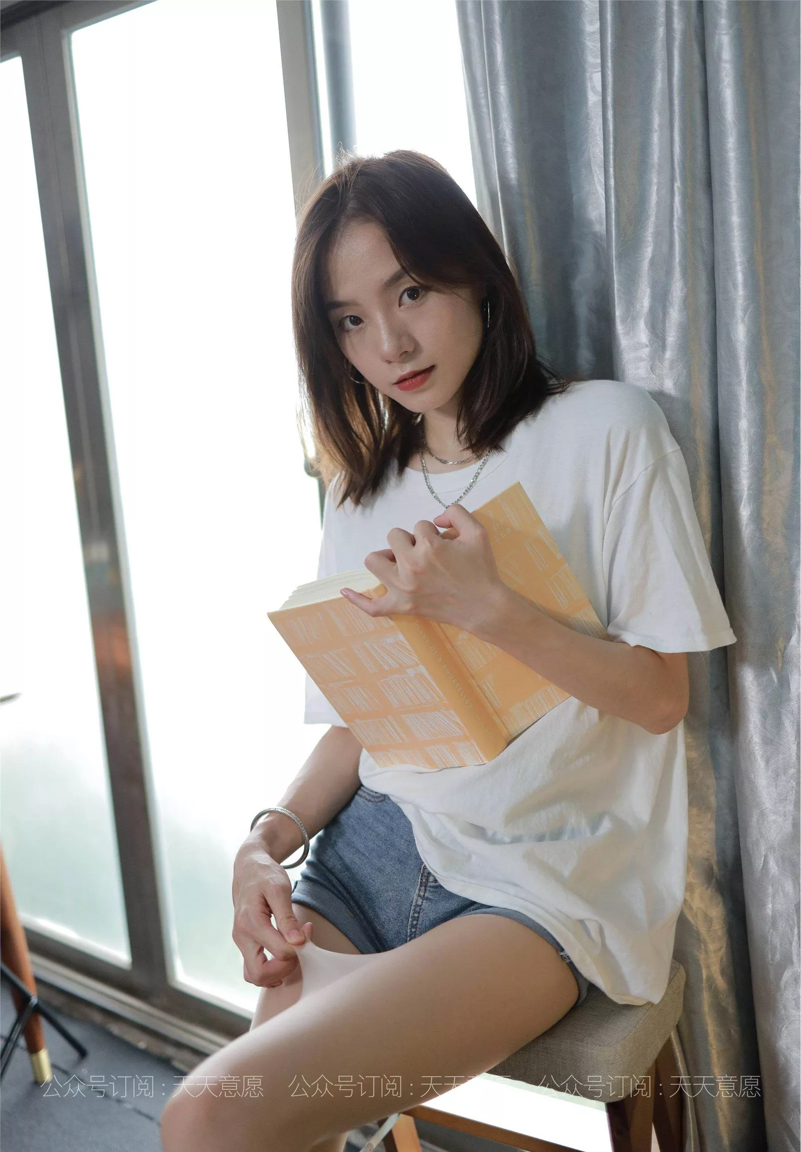 【异思趣向IESS】 2021.08.03 丝享家878：小六《邻家少女爱看书》【100P】