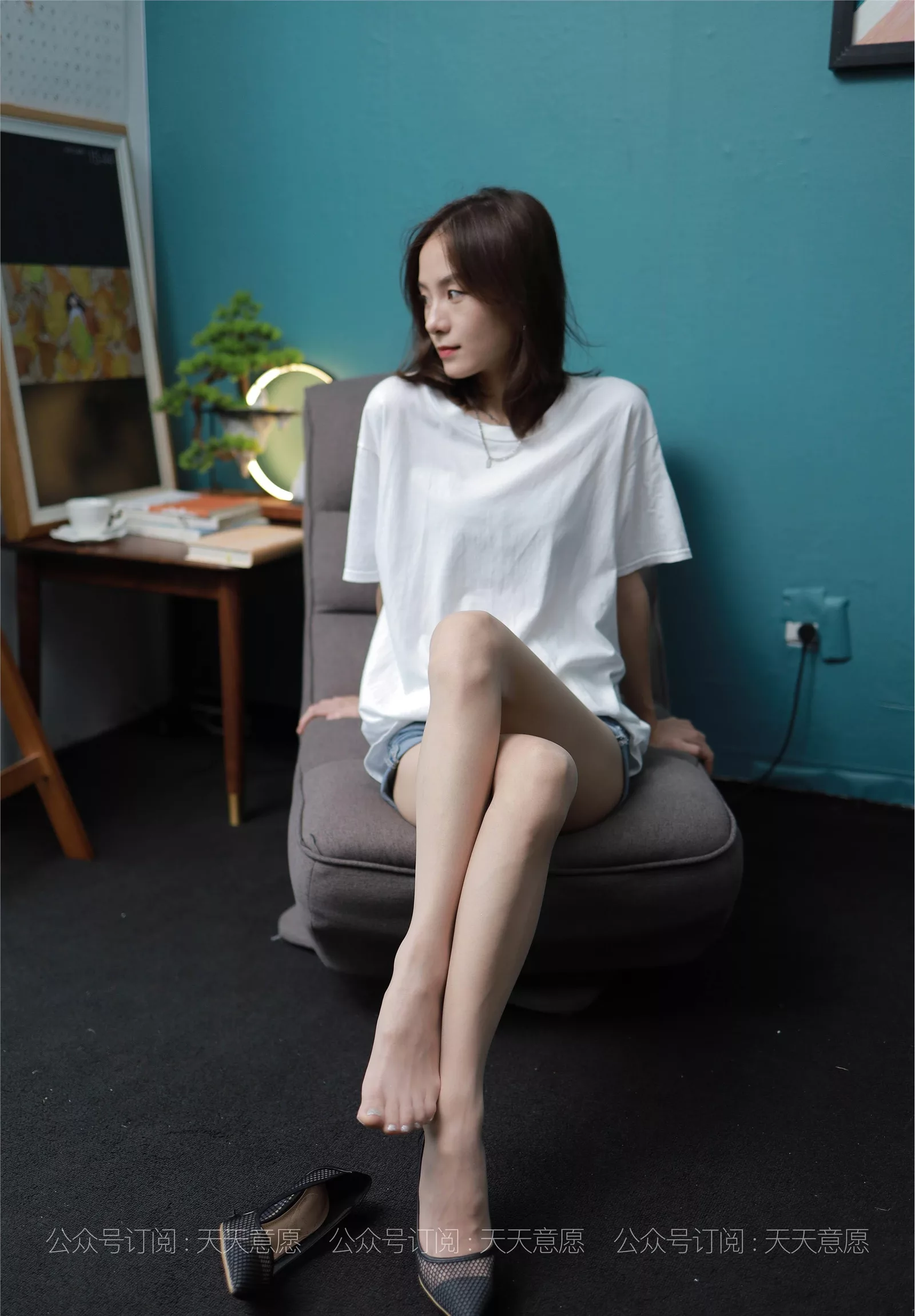 【异思趣向IESS】 2021.08.03 丝享家878：小六《邻家少女爱看书》【100P】