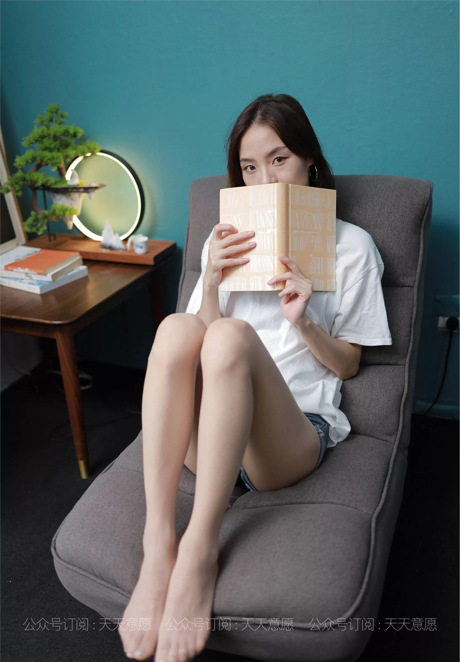 【异思趣向IESS】 2021.08.03 丝享家878：小六《邻家少女爱看书》【100P】