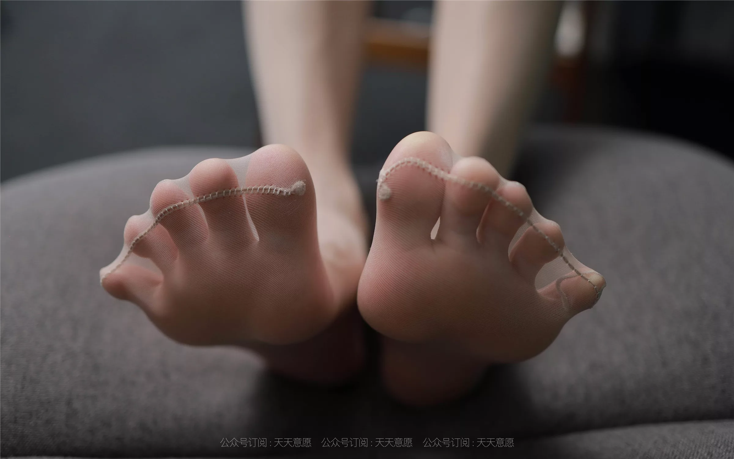 【异思趣向IESS】 2021.08.03 丝享家878：小六《邻家少女爱看书》【100P】