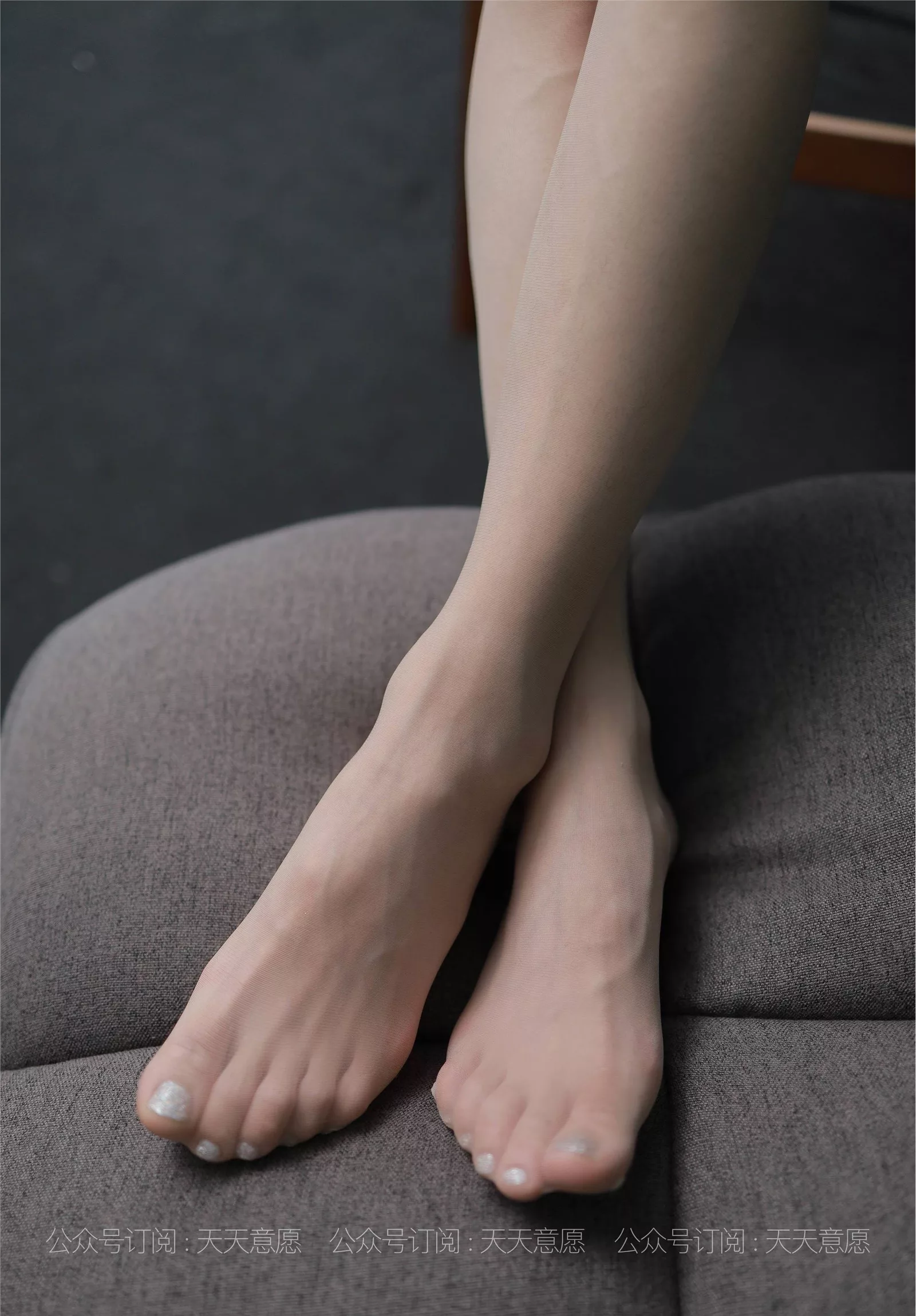 【异思趣向IESS】 2021.08.03 丝享家878：小六《邻家少女爱看书》【100P】