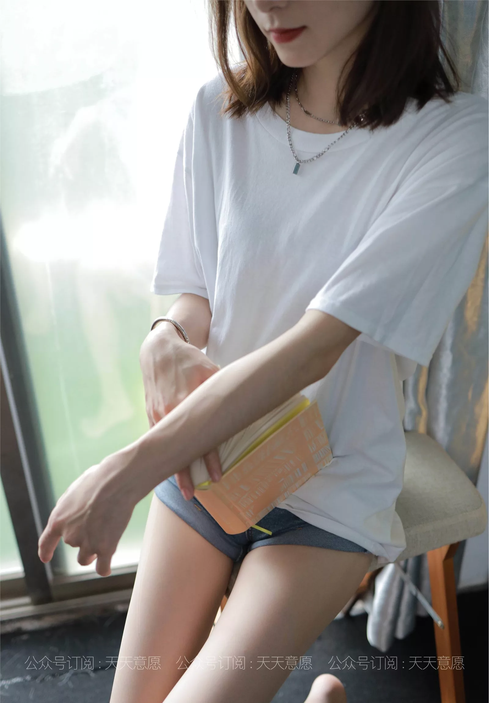 【异思趣向IESS】 2021.08.03 丝享家878：小六《邻家少女爱看书》【100P】