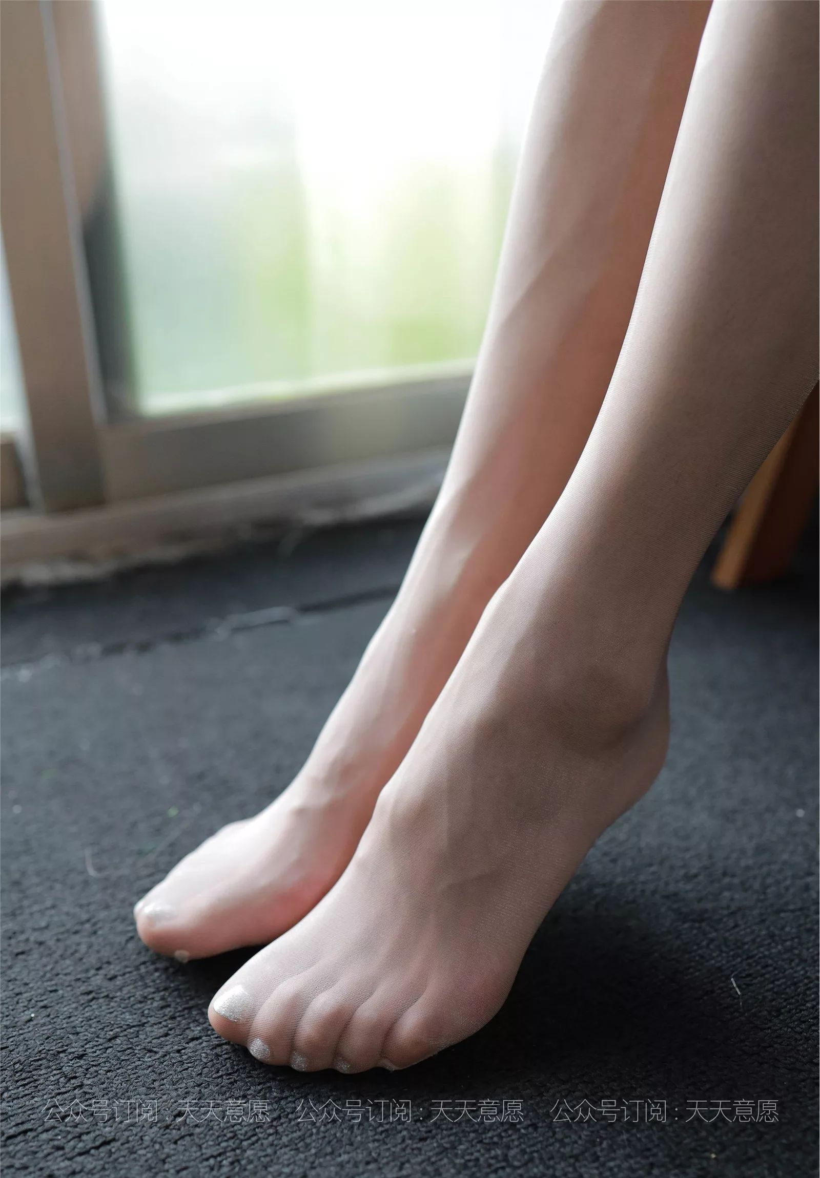 【异思趣向IESS】 2021.08.03 丝享家878：小六《邻家少女爱看书》【100P】