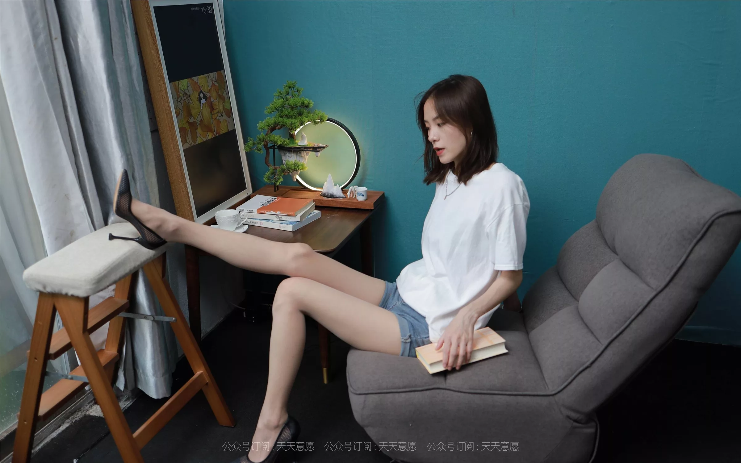 【异思趣向IESS】 2021.08.03 丝享家878：小六《邻家少女爱看书》【100P】