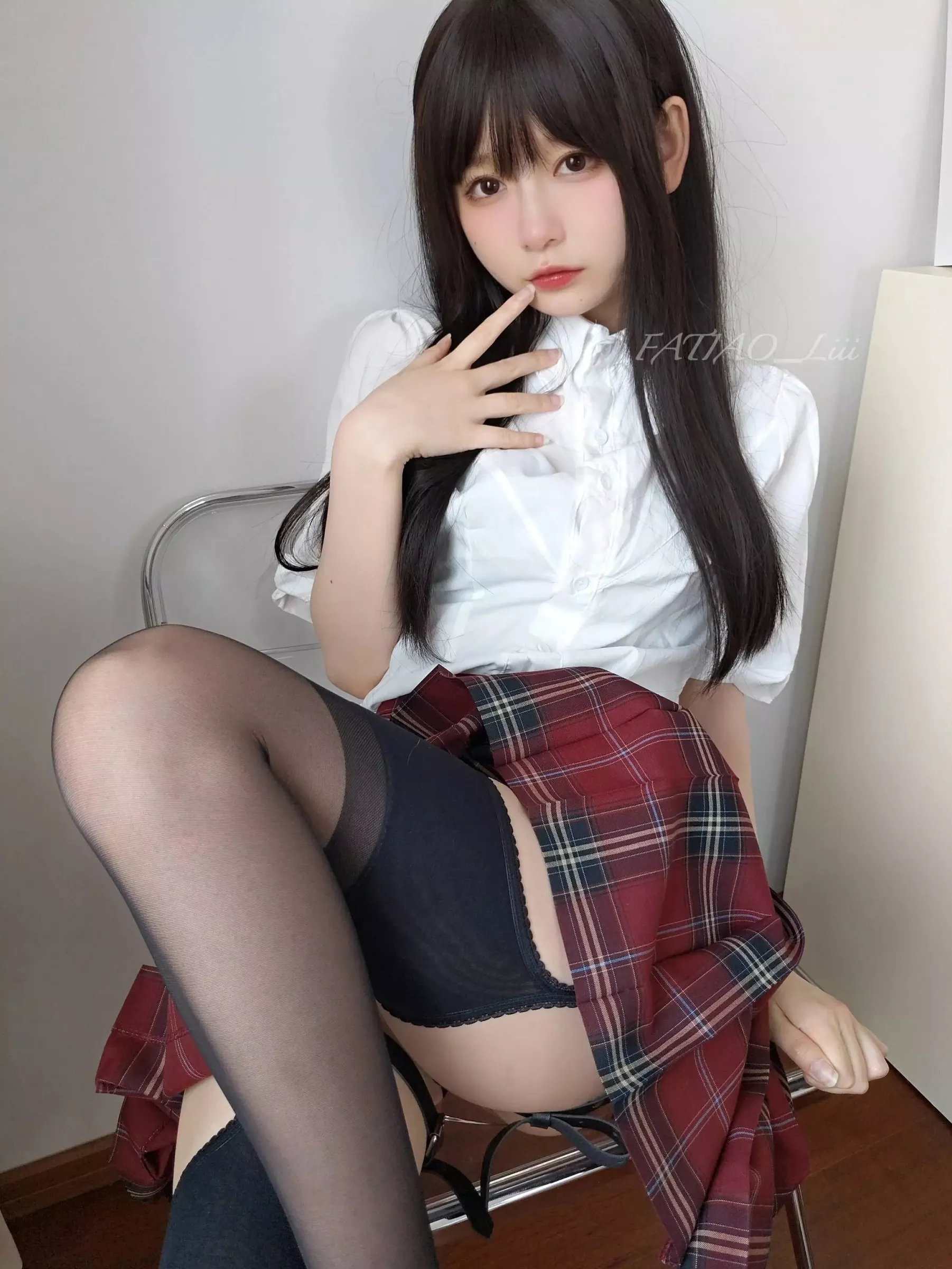 先辈の隐私 》贵宾福利帖【67P】 迷之呆梨《 【网路收集组列】福利姬